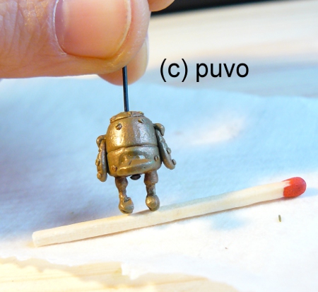 Eule aus machinarium als Miniatur-Fimo-Kettenanhänger von puvo productions