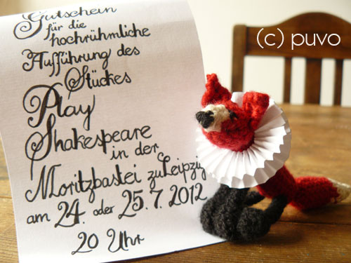 Häkelfuchs als Theatergutschein von puvo productions